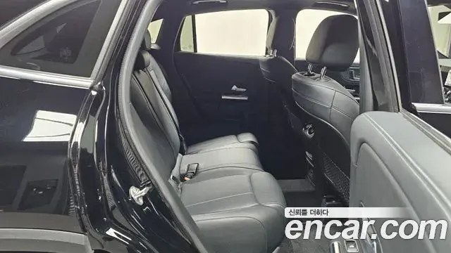 Mercedes-Benz GLA-Class 2021 — Фото 12/20