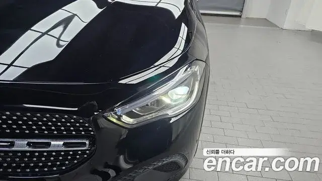 Mercedes-Benz GLA-Class 2021 — Photo 21/30