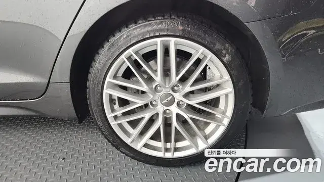 Genesis G70 2019 — Şəkil 28/35