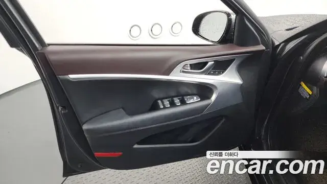 Genesis G70 2019 — Şəkil 18/35