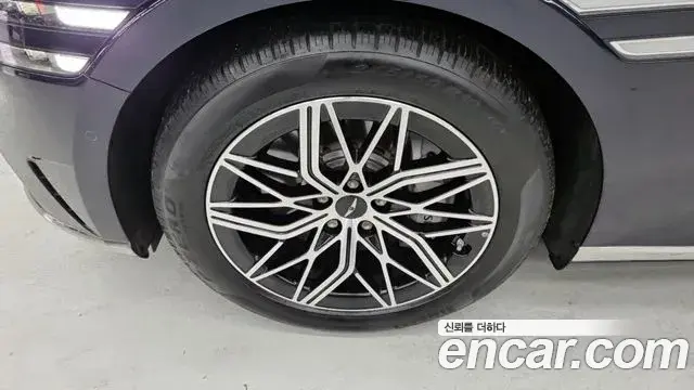 Genesis G90 2022 — ფოტო 1/18