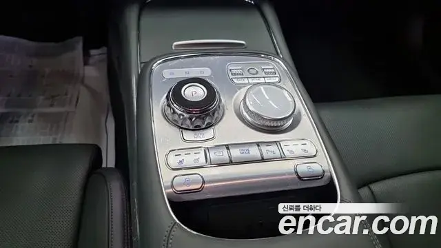 Genesis G90 2022 — ფოტო 13/18