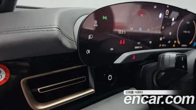 Porsche Taycan 2021 — Photo 25/34