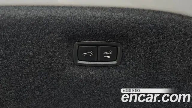 Porsche Taycan 2021 — Photo 6/34