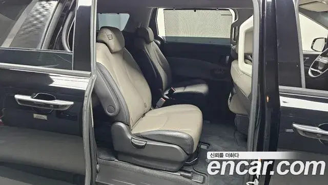 Kia Carnival 2025 — ფოტო 22/31