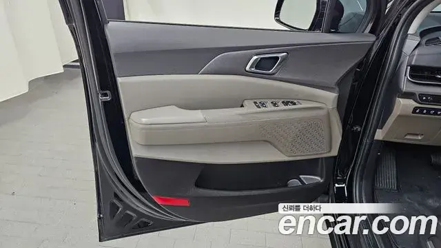 Kia Carnival 2025 — ფოტო 12/31