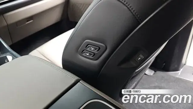 Kia Carnival 2025 — ფოტო 2/31