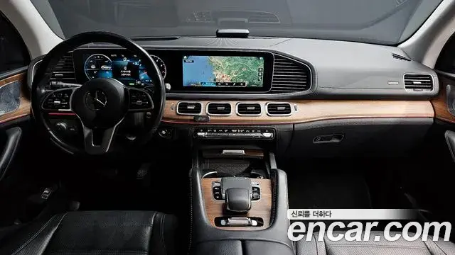 Mercedes-Benz GLE-Class 2019 — Şəkil 12/31