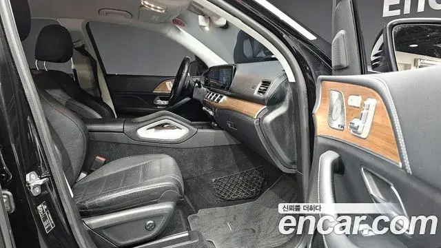 Mercedes-Benz GLE-Class 2019 — Şəkil 21/31