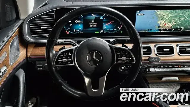 Mercedes-Benz GLE-Class 2019 — Şəkil 15/31