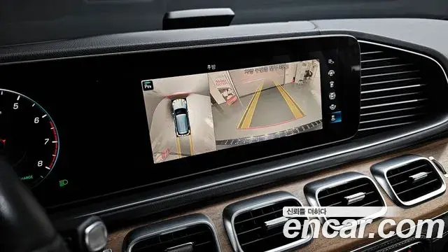 Mercedes-Benz GLE-Class 2019 — Şəkil 13/31