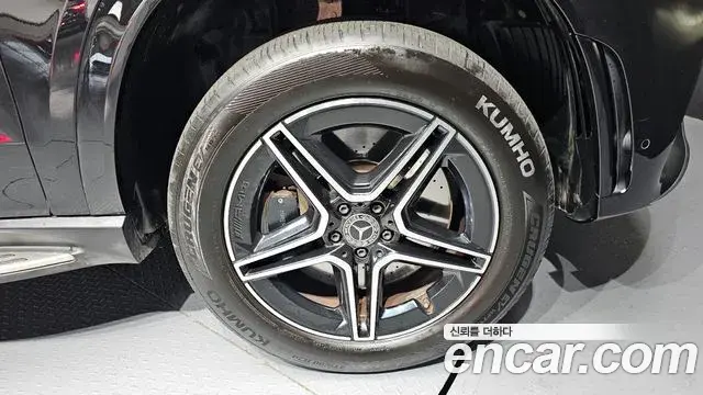 Mercedes-Benz GLE-Class 2019 — Şəkil 19/31