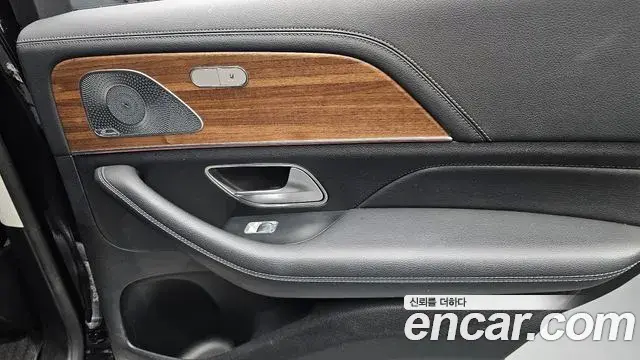 Mercedes-Benz GLE-Class 2019 — Şəkil 16/31