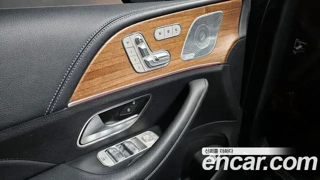 Mercedes-Benz GLE-Class 2019 — Şəkil 20/31