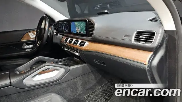 Mercedes-Benz GLE-Class 2019 — Şəkil 17/31