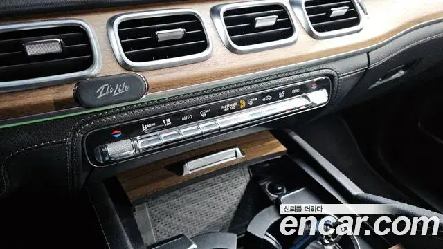 Mercedes-Benz GLE-Class 2019 — Şəkil 9/31