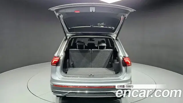 Volkswagen Tiguan Allspace 2022 — Şəkil 28/40