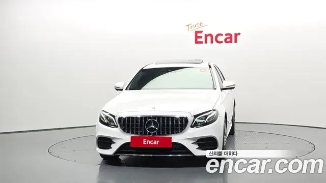 Mercedes-Benz E-Class 2019 — Фото 3/20