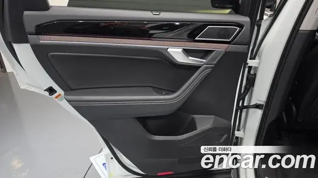 Volkswagen Touareg 2024 — Şəkil 23/32