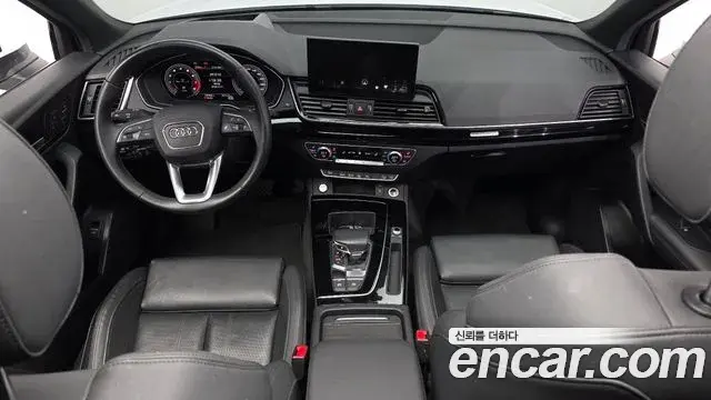 Audi Q5 2021 — ფოტო 30/33