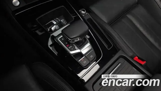 Audi Q5 2021 — ფოტო 4/33