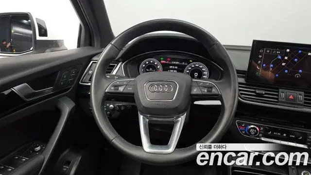 Audi Q5 2021 — ფოტო 33/33
