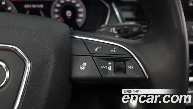 Audi Q5 2021 — ფოტო 16/33