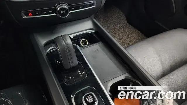 Volvo V60 Cross Country 2021 — ფოტო 2/20
