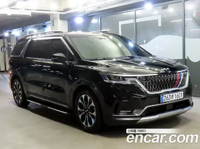 Kia Carnival 2021 — Photo 9/20