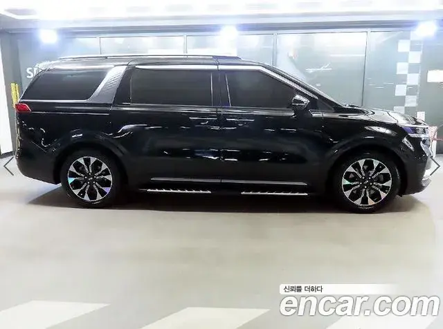 Kia Carnival 2021 — Photo 2/20