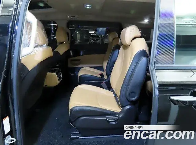 Kia Carnival 2021 — Photo 10/20
