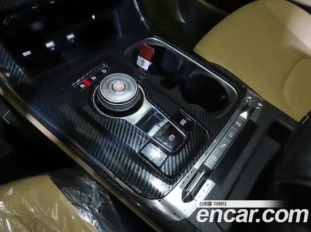 Kia Carnival 2021 — Photo 12/20