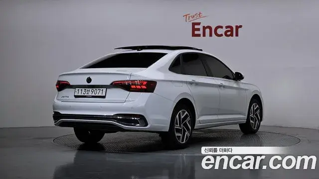 Volkswagen Jetta 2024 — Photo 18/35