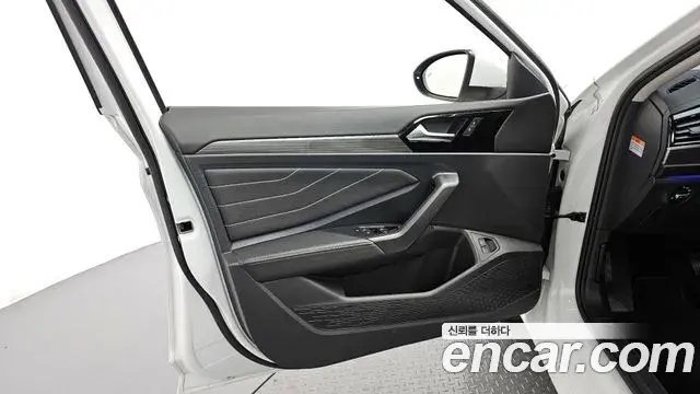 Volkswagen Jetta 2024 — Photo 2/35