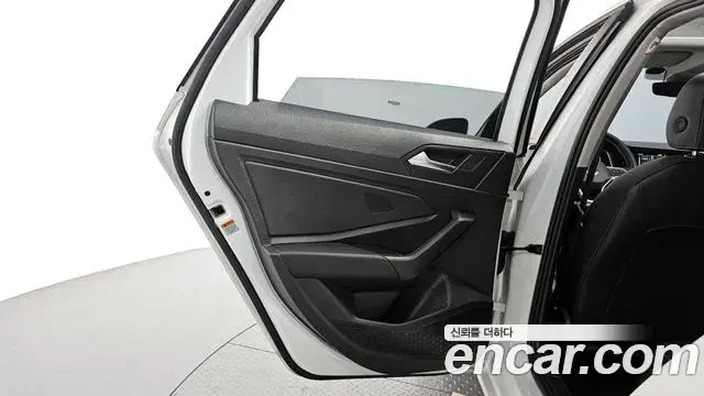 Volkswagen Jetta 2024 — Photo 23/35