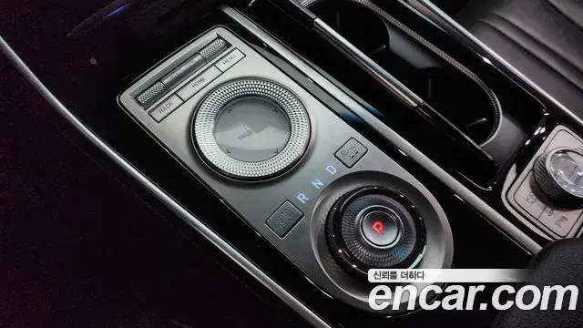 Genesis GV80 2020 — ფოტო 30/36