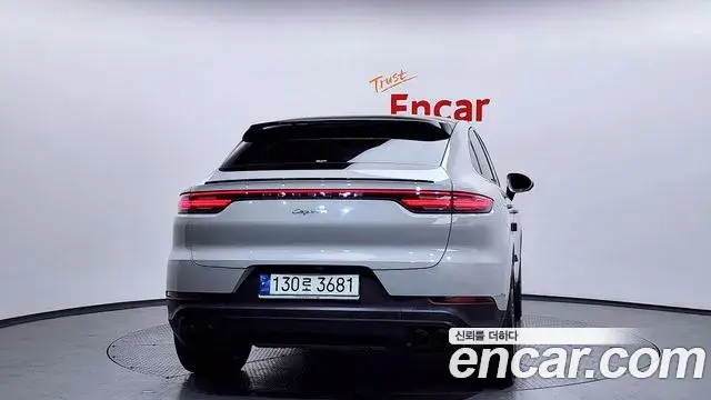 Porsche Cayenne 2021 — ფოტო 2/40