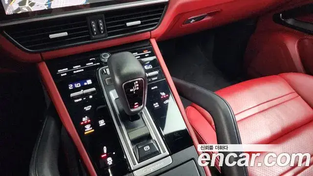 Porsche Cayenne 2021 — ფოტო 6/40