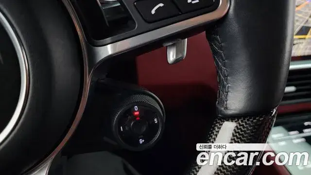 Porsche Cayenne 2021 — ფოტო 7/40
