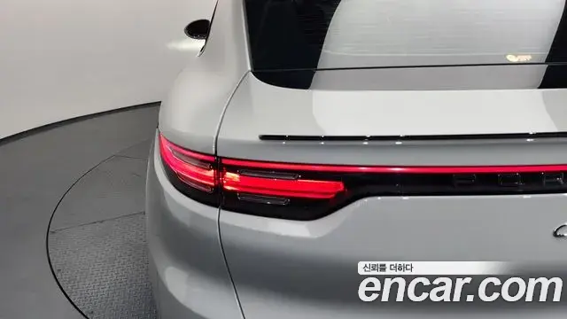 Porsche Cayenne 2021 — ფოტო 37/40