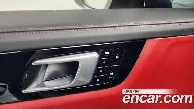 Porsche Cayenne 2021 — ფოტო 40/40