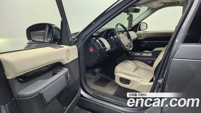 Land Rover Discovery 5 2019 — ფოტო 24/30