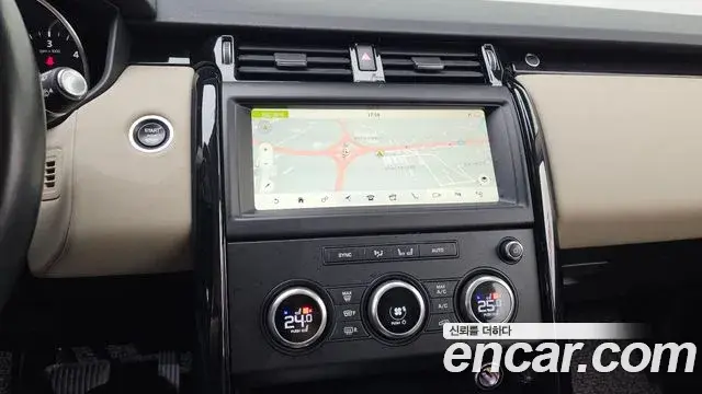 Land Rover Discovery 5 2019 — ფოტო 17/30