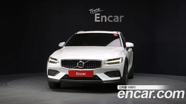 Volvo V60 Cross Country 2020 — Şəkil 31/33