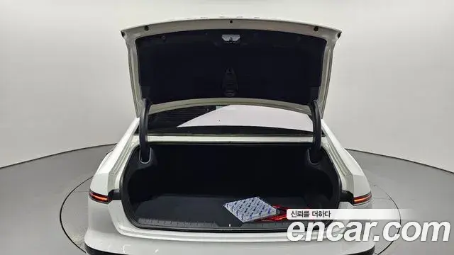 Hyundai Grandeur Hybrid 2024 — Photo 9/30