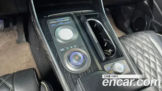 Genesis GV80 2020 — Photo 16/40