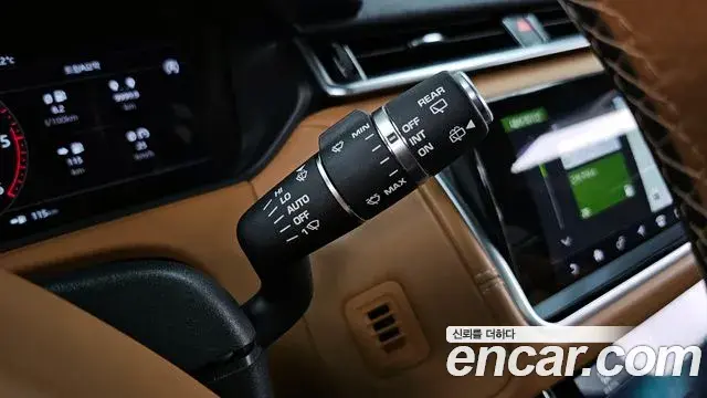 Land Rover Range Rover Velar 2019 — Photo 12/40