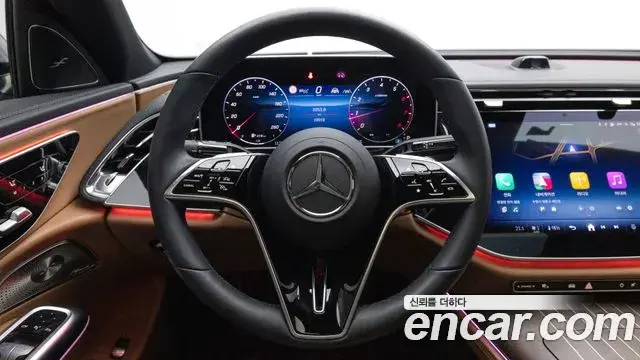 Mercedes-Benz E-Class 2024 — ფოტო 16/20
