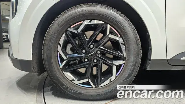 Kia Carnival 2024 — ფოტო 30/30
