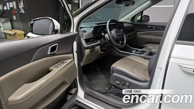 Kia Carnival 2024 — ფოტო 27/30